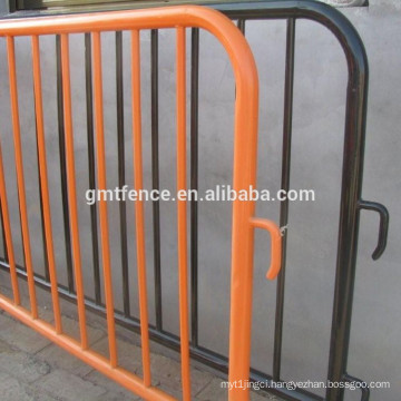 removable legs temporary crowd control barrier